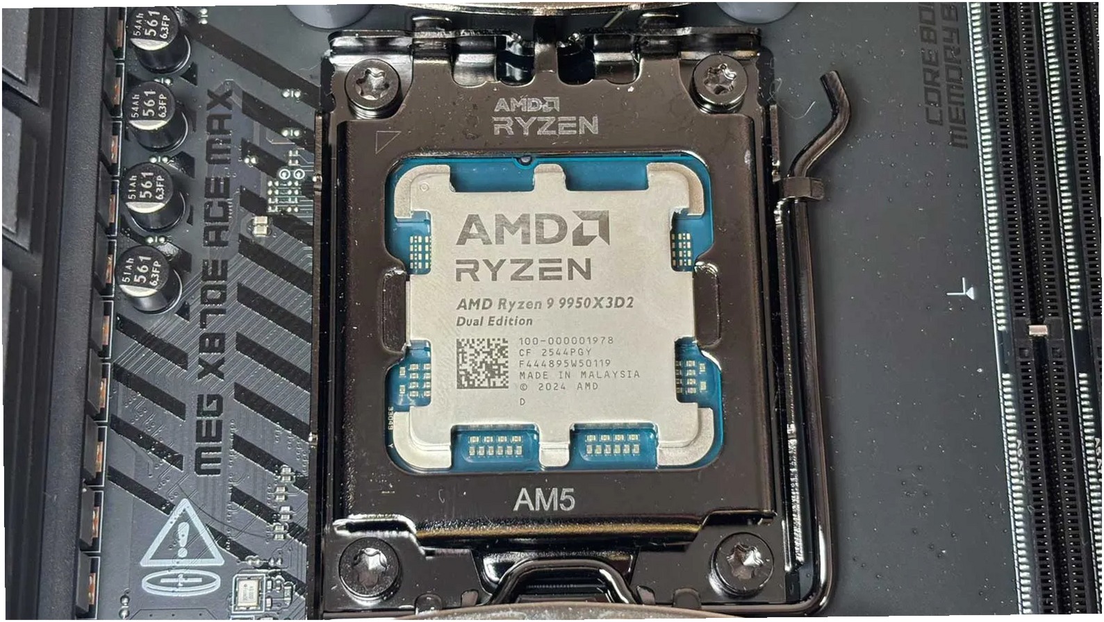 Amd Ryzen 9 9950X3D2 0 1